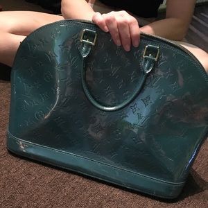 LOUIS VUITTON EMPREINTE VERNIS ALMA GM HANDBAG
